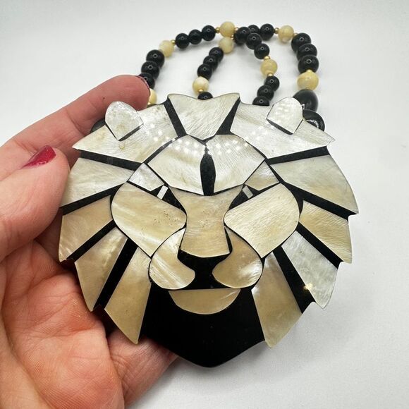 Vintage Lee Sands Leo the Lion Mother of Pearl Inlay Onyx and Quartz Necklace! - Picture 3 of 12